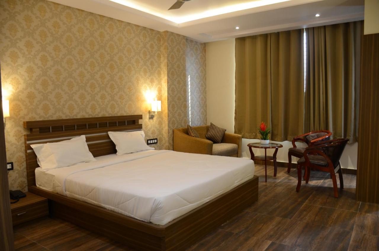 Hotel Puja Residency Varanasi Exterior foto