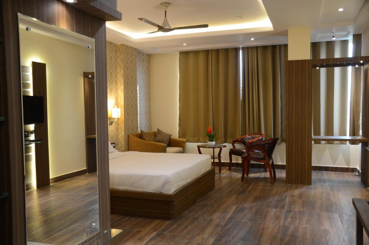 Hotel Puja Residency Varanasi Exterior foto