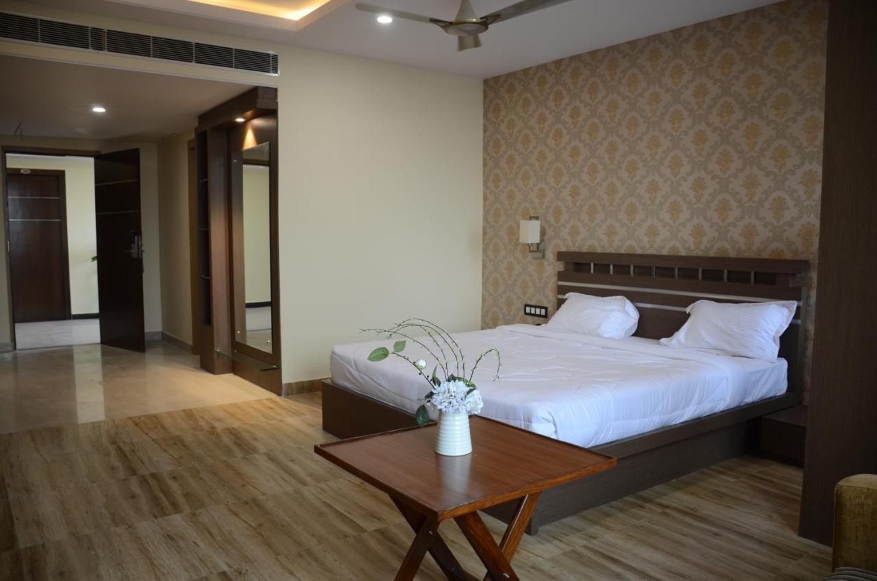 Hotel Puja Residency Varanasi Exterior foto