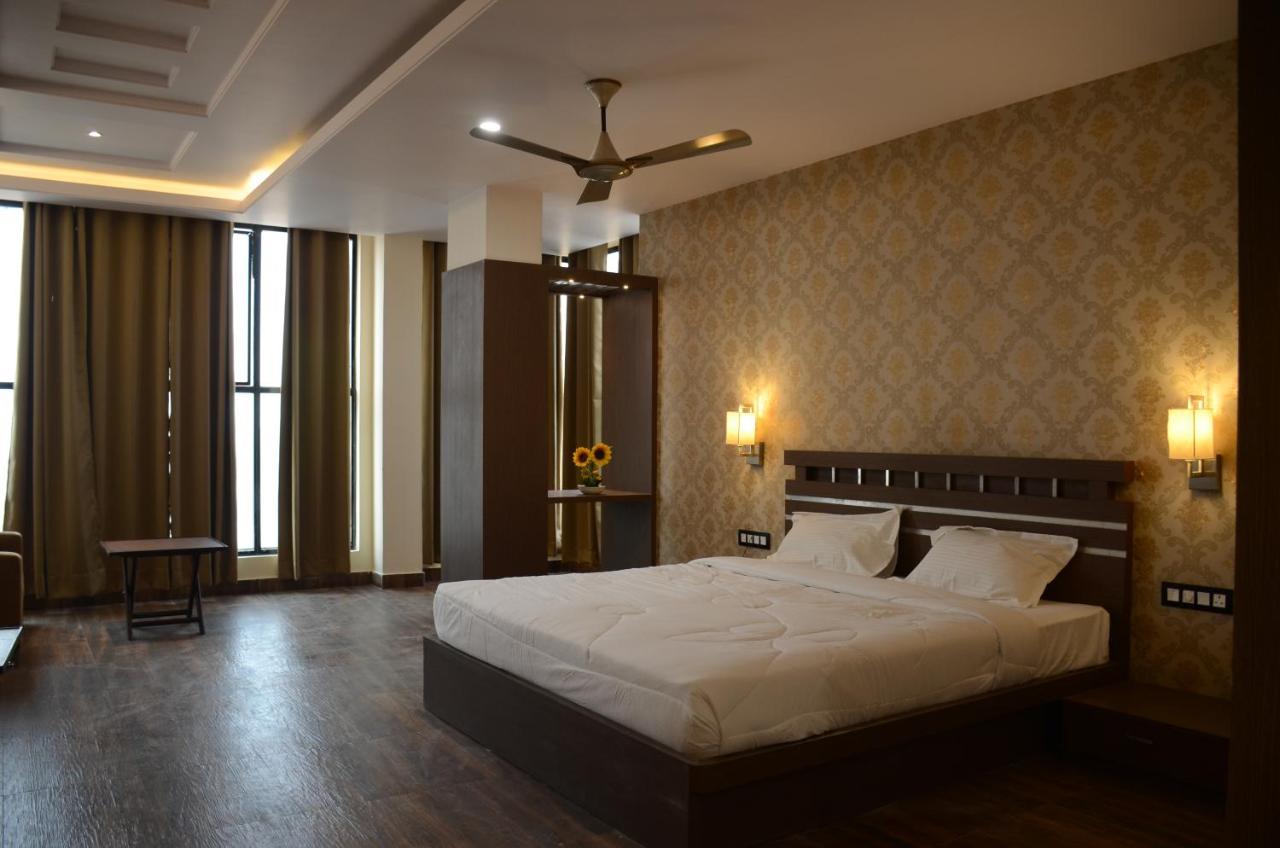 Hotel Puja Residency Varanasi Exterior foto