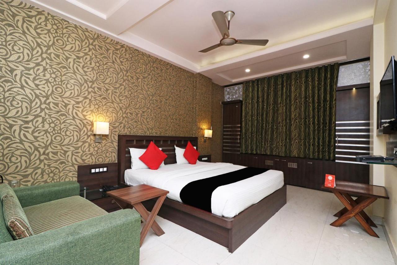 Hotel Puja Residency Varanasi Habitación foto