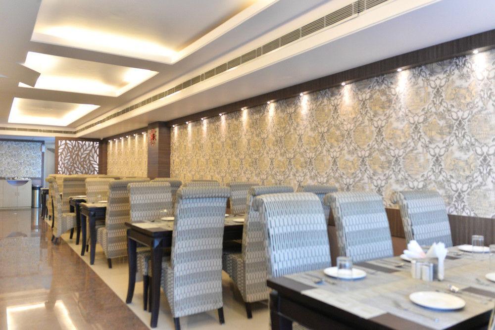 Hotel Puja Residency Varanasi Exterior foto