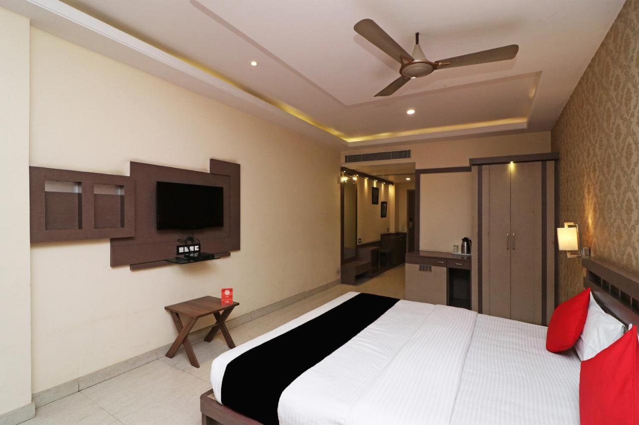 Hotel Puja Residency Varanasi Exterior foto